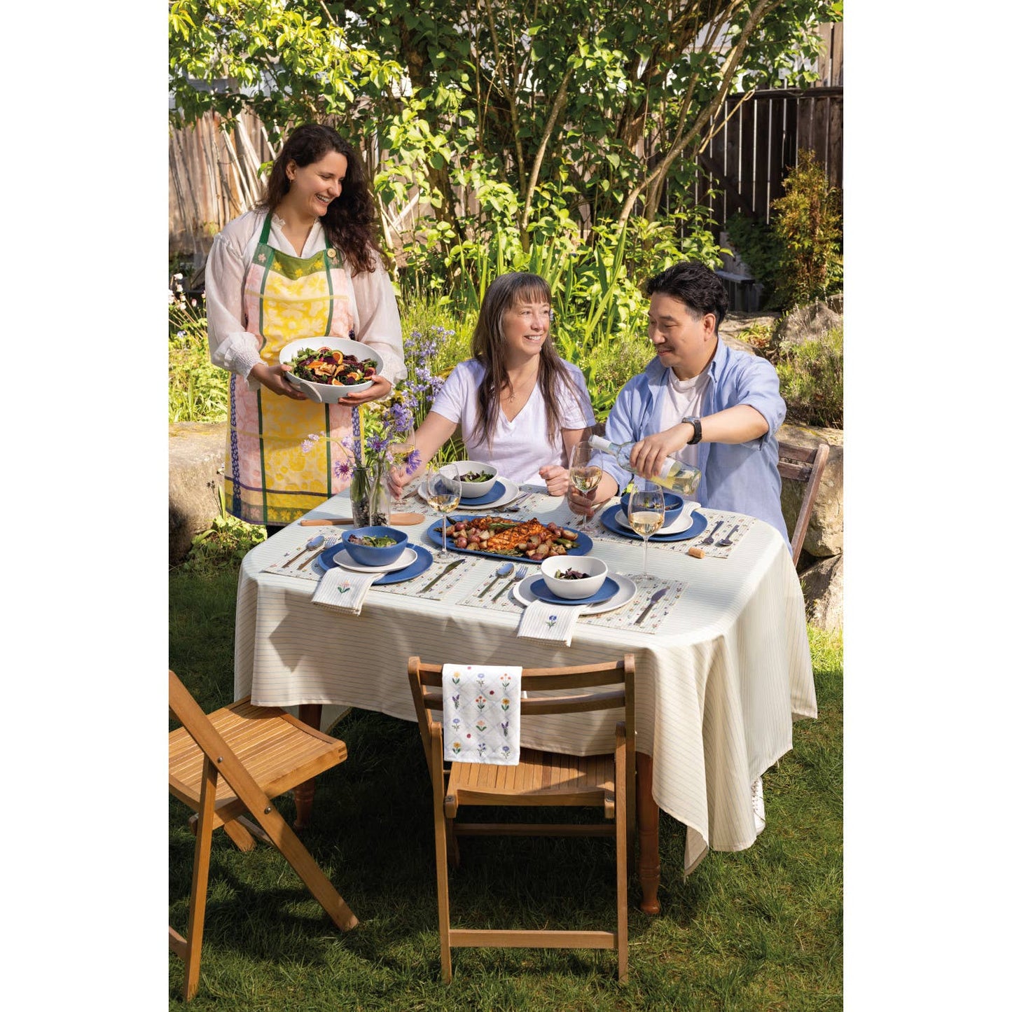 Hand Picked Tablecloth 60 inches Round