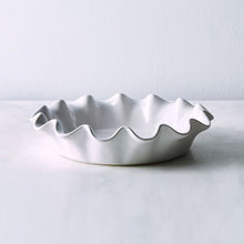Load image into Gallery viewer, Emile Henry 9&quot; Deep Pie Dish
